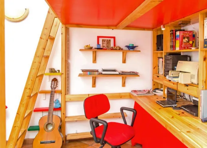 Charming Studio Near The Colosseum In Rome 45 M² With Balcony