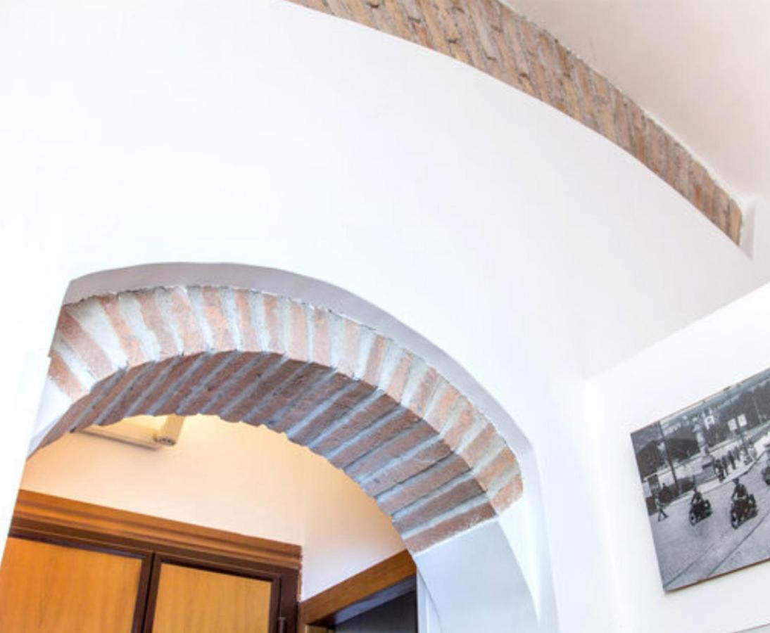 Charming Near The Colosseum In 45 M² With Balcony *